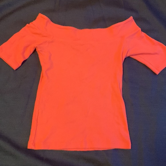 Off the shoulder T-shirt - Picture 3 of 4